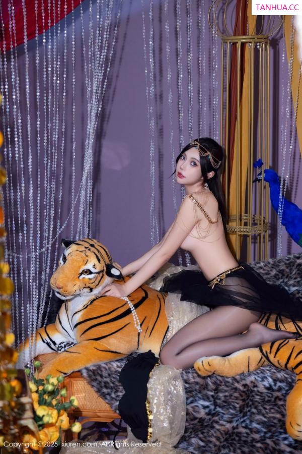 綺裡嘉 绮里嘉 [XiuRen]高清写真图 2025.03.14 No.10018 绮里嘉ula 黑丝美腿第43张图片